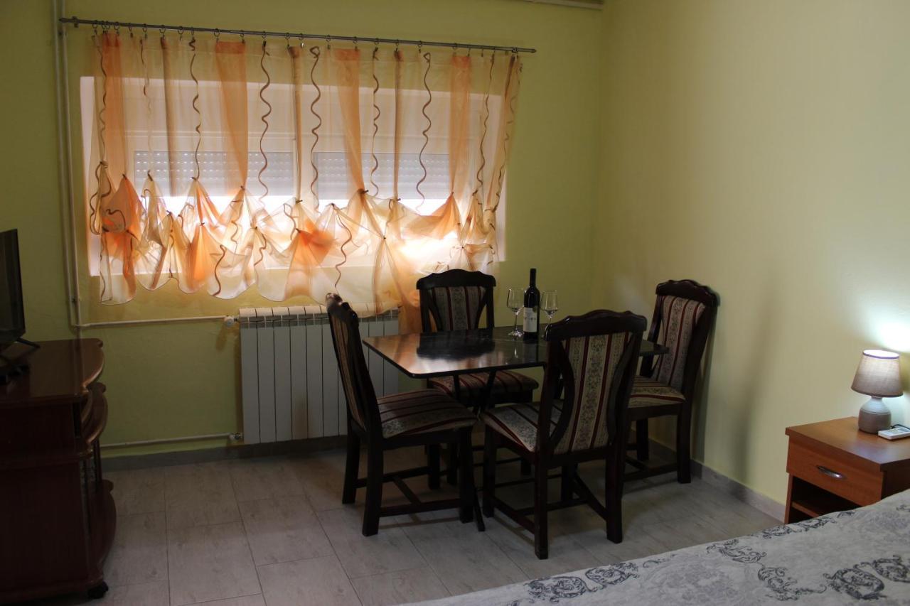 Apartmani Franovic Тиват Экстерьер фото